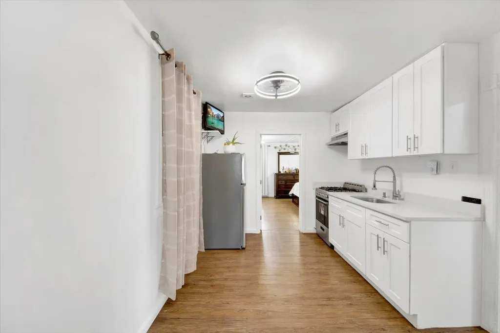 735 E 216th Street Bronx NY 10467