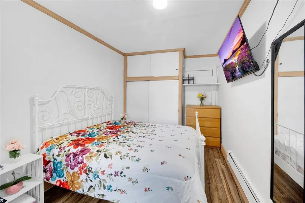 735 E 216th Street Bronx NY 10467