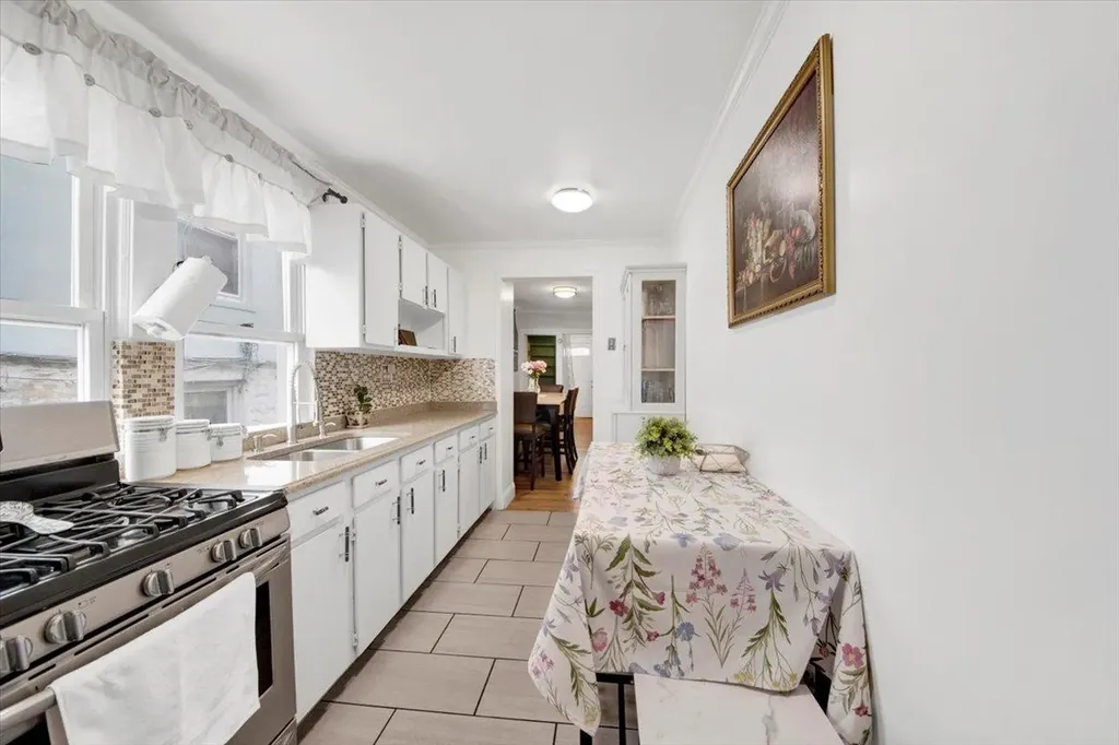 735 E 216th Street Bronx NY 10467
