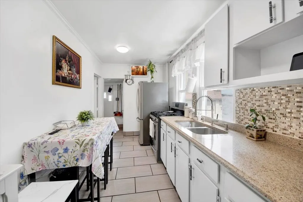735 E 216th Street Bronx NY 10467