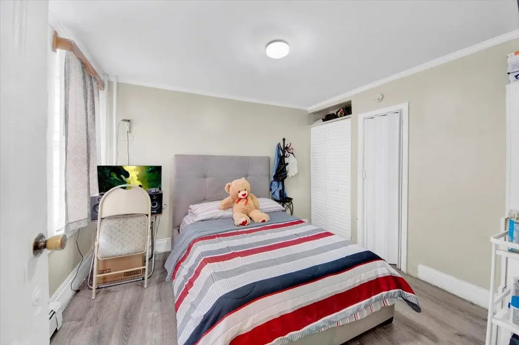 735 E 216th Street Bronx NY 10467