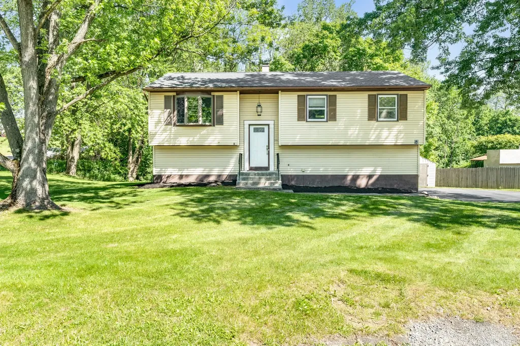 53 Cardinal Drive Poughkeepsie NY 12601