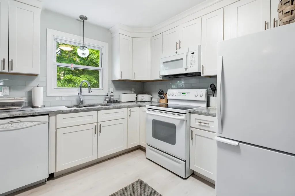 53 Cardinal Drive Poughkeepsie NY 12601