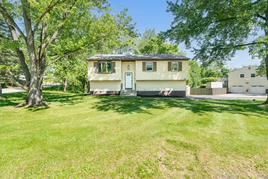 53 Cardinal Drive Poughkeepsie NY 12601