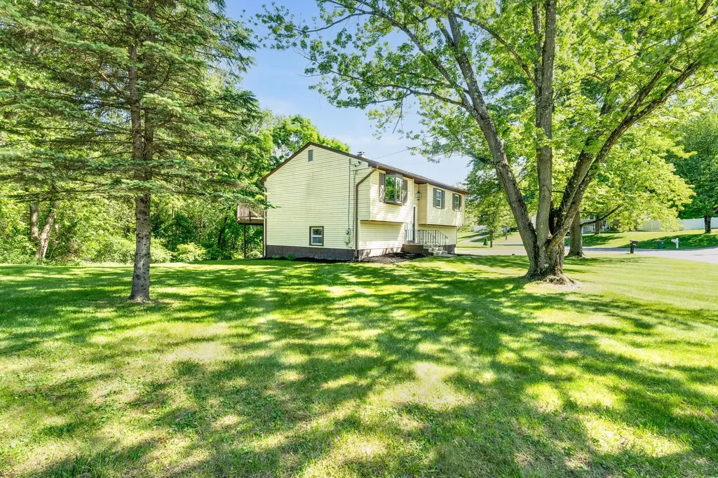 53 Cardinal Drive Poughkeepsie NY 12601