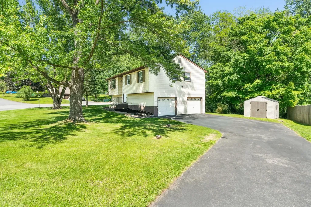 53 Cardinal Drive Poughkeepsie NY 12601