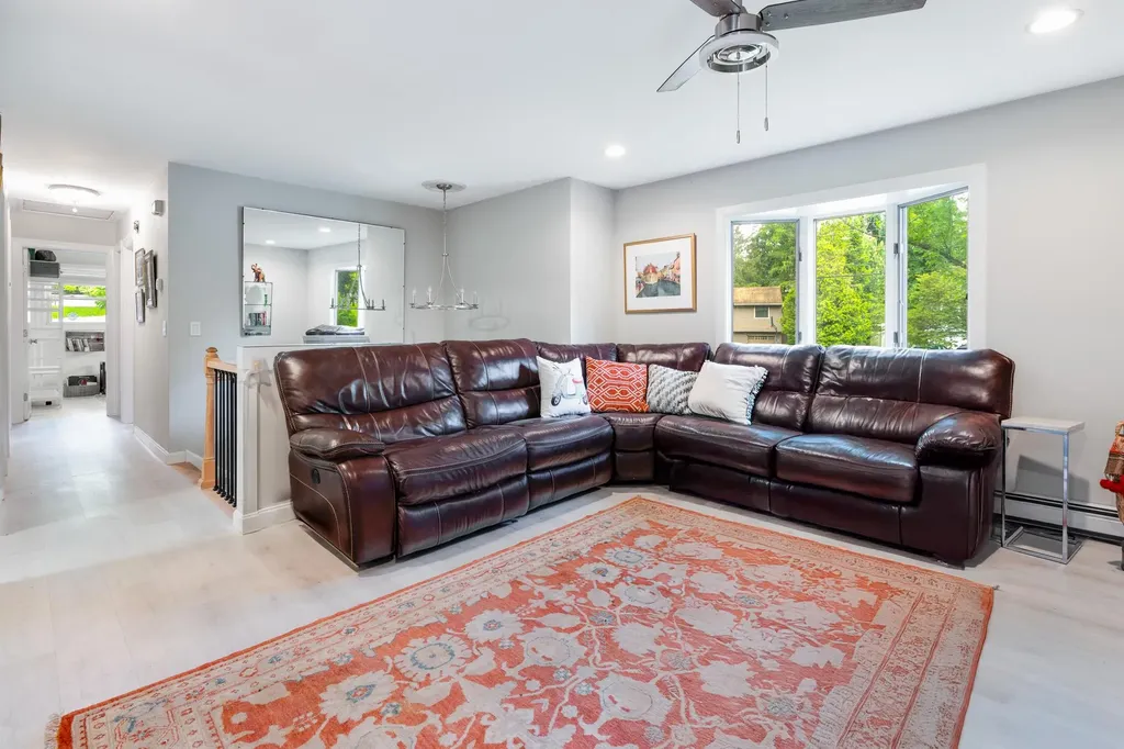 53 Cardinal Drive Poughkeepsie NY 12601