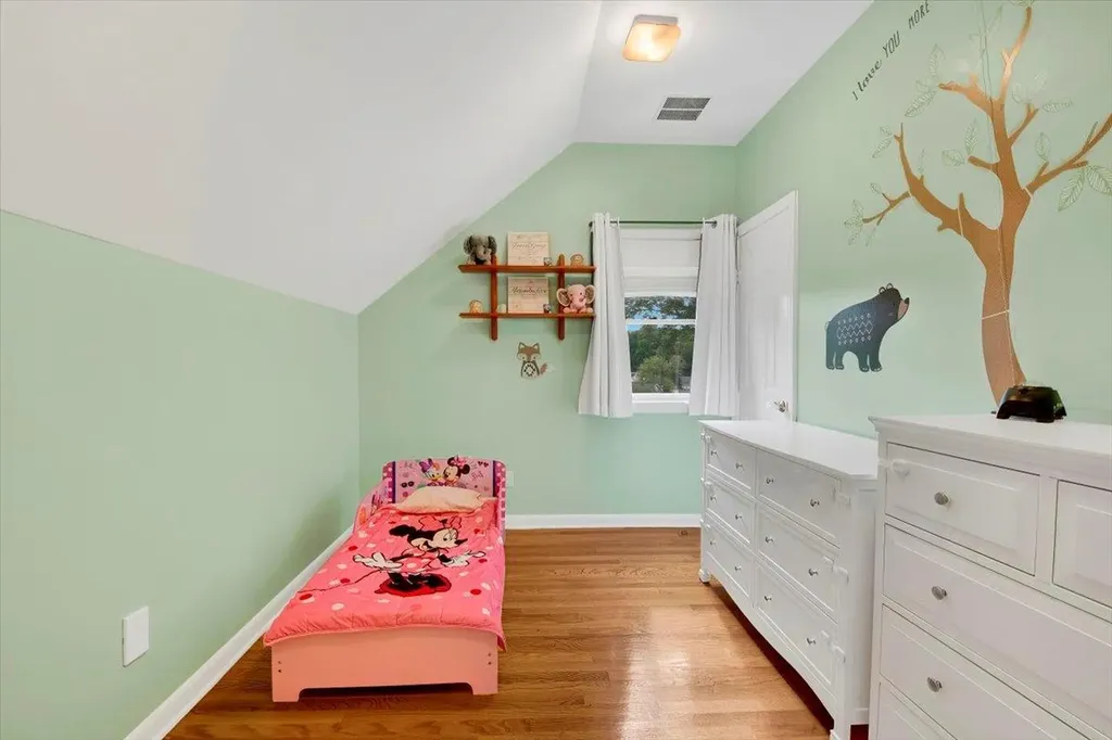 22 Livingston Avenue Valhalla NY 10595