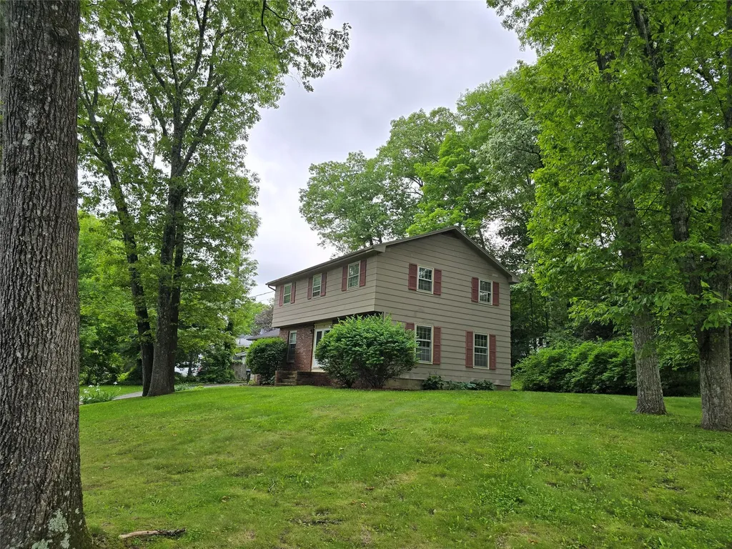 34 Pine Court Middletown NY 10941