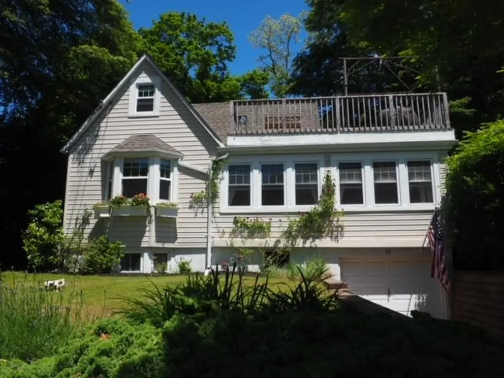 20 Locust Road Wading River NY 11792