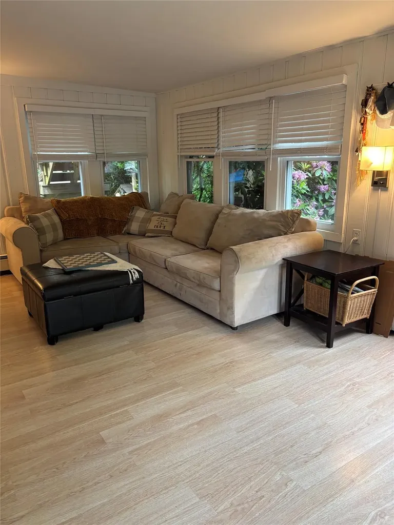20 Locust Road Wading River NY 11792