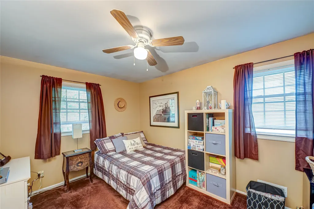 8 Baylor Drive Smithtown NY 11787