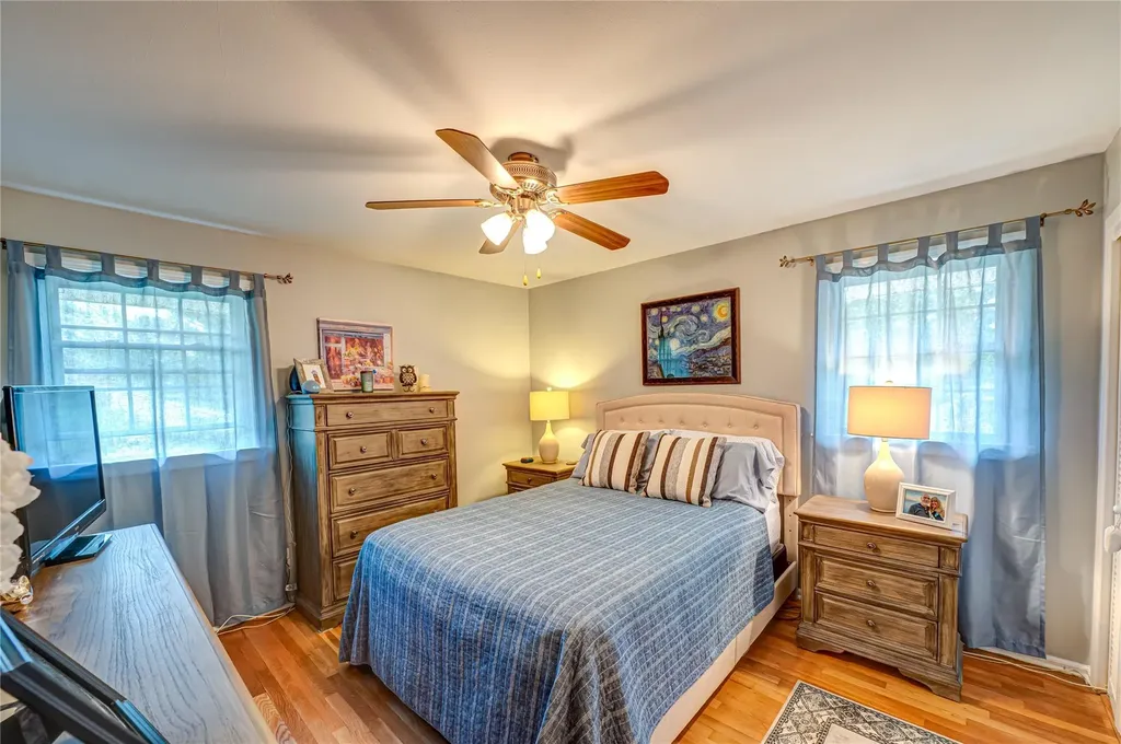 8 Baylor Drive Smithtown NY 11787