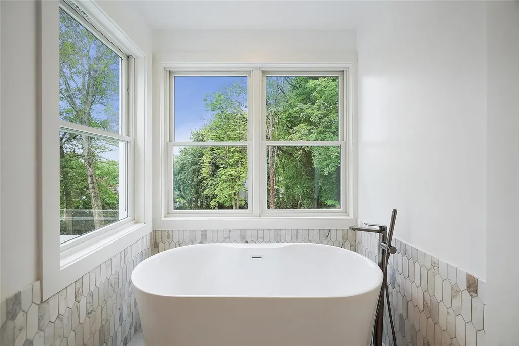 2 Crawford Road Harrison NY 10528