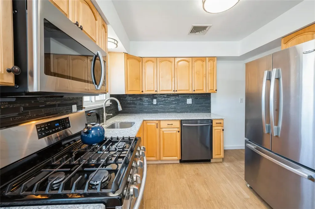 98 Hillside Avenue Yonkers NY 10703