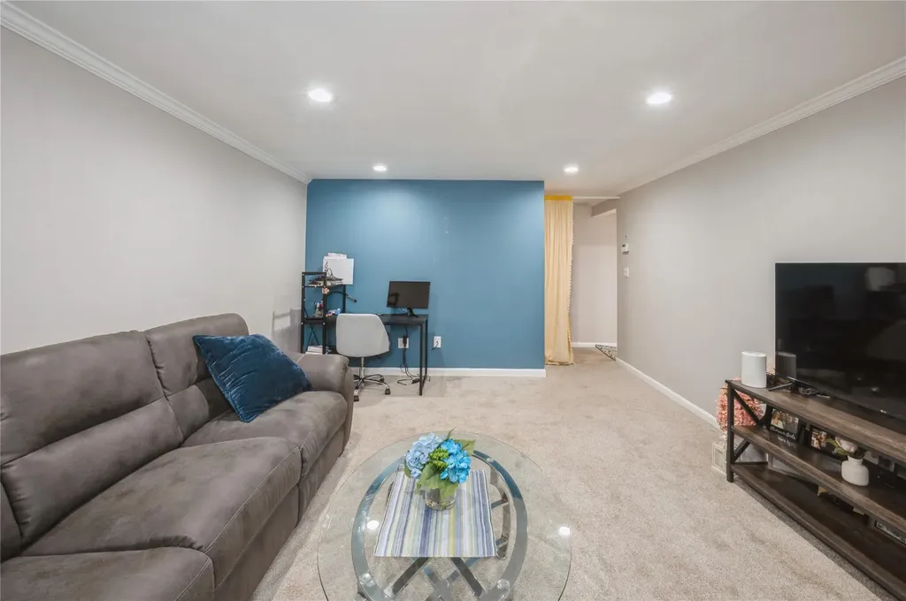 98 Hillside Avenue Yonkers NY 10703