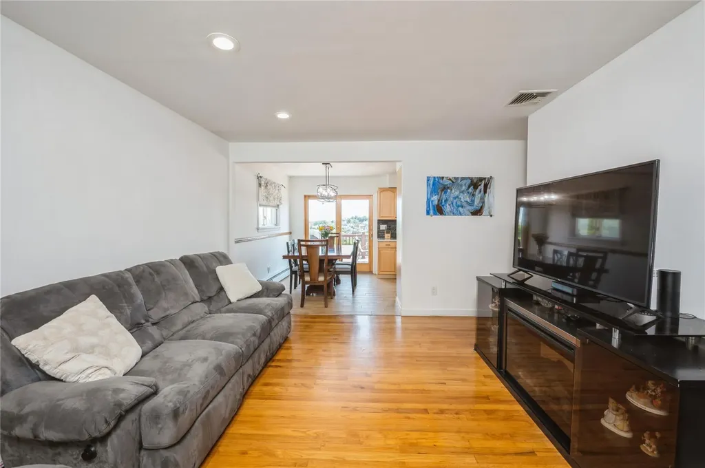 98 Hillside Avenue Yonkers NY 10703