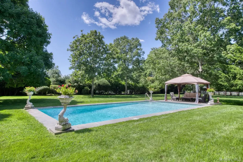 73 South Road Westhampton Beach NY 11978