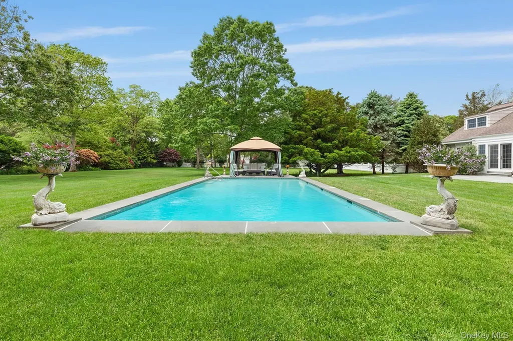 73 South Road Westhampton Beach NY 11978