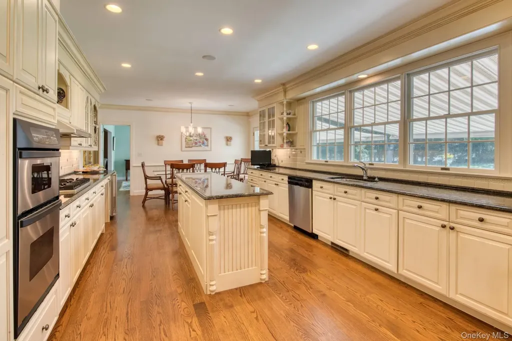 73 South Road Westhampton Beach NY 11978