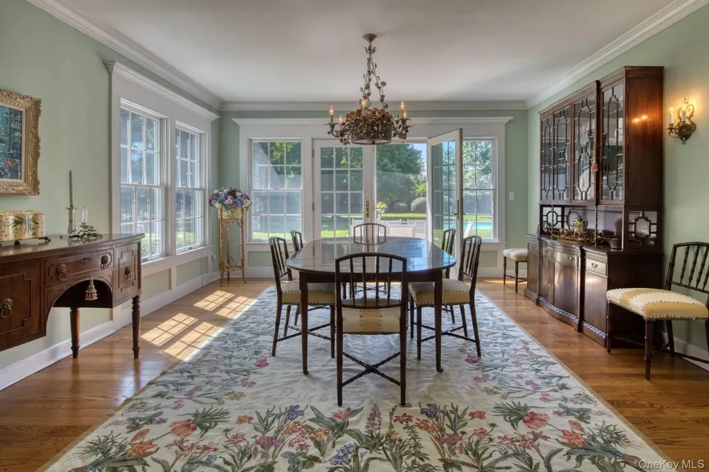 73 South Road Westhampton Beach NY 11978