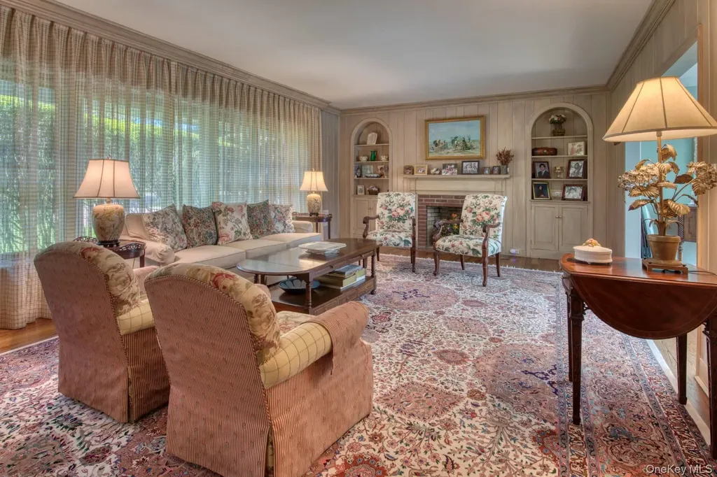 73 South Road Westhampton Beach NY 11978
