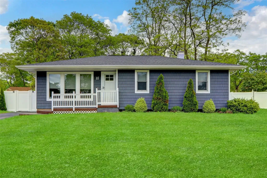 42 Sands Lane Brookhaven NY 11719