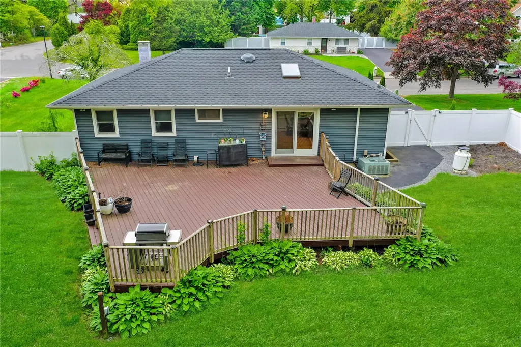 42 Sands Lane Brookhaven NY 11719