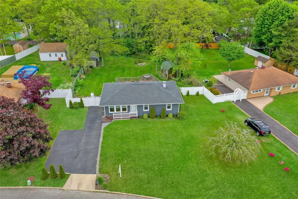 42 Sands Lane Brookhaven NY 11719