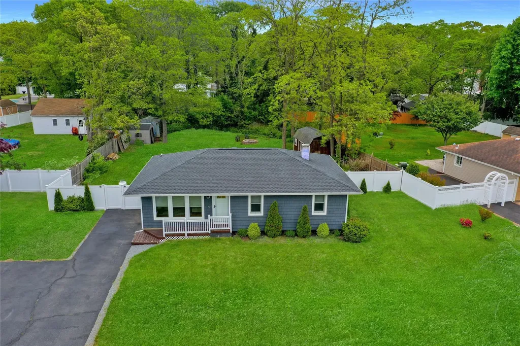 42 Sands Lane Brookhaven NY 11719