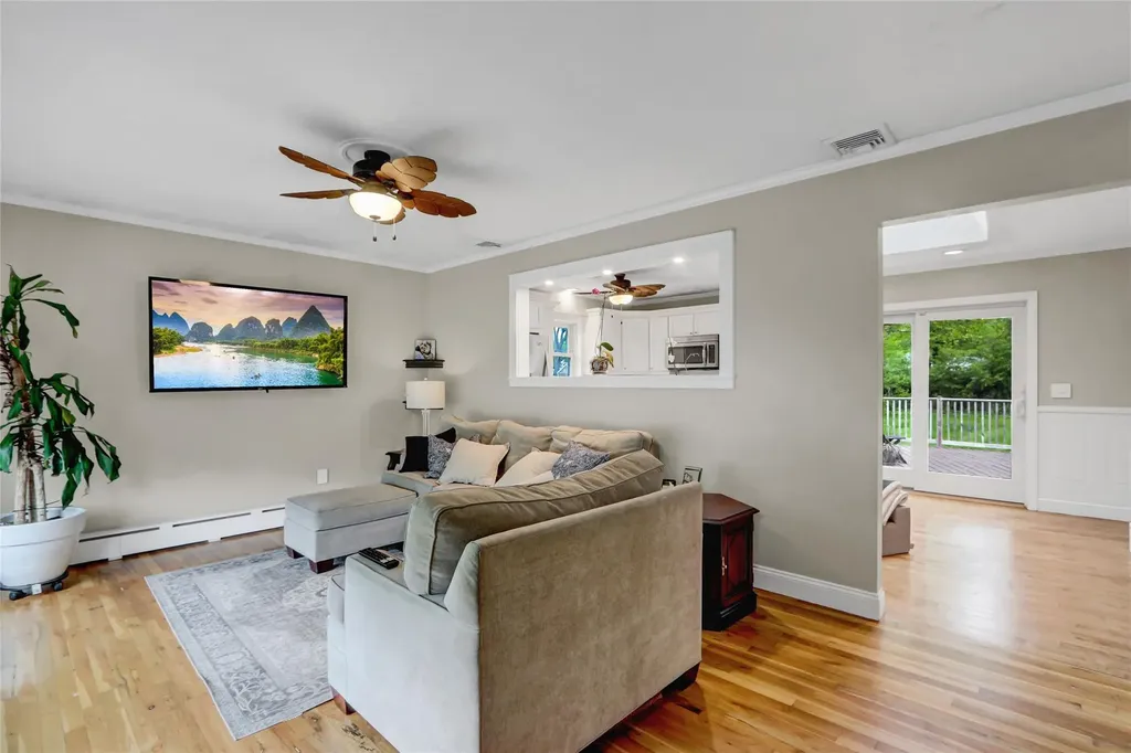 42 Sands Lane Brookhaven NY 11719