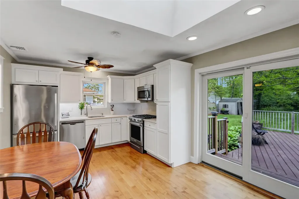 42 Sands Lane Brookhaven NY 11719