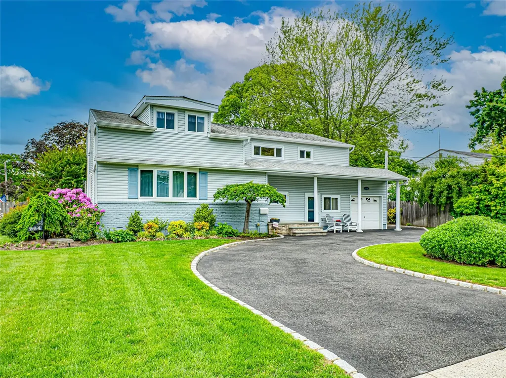 964 Manor Lane Bay Shore NY 11706