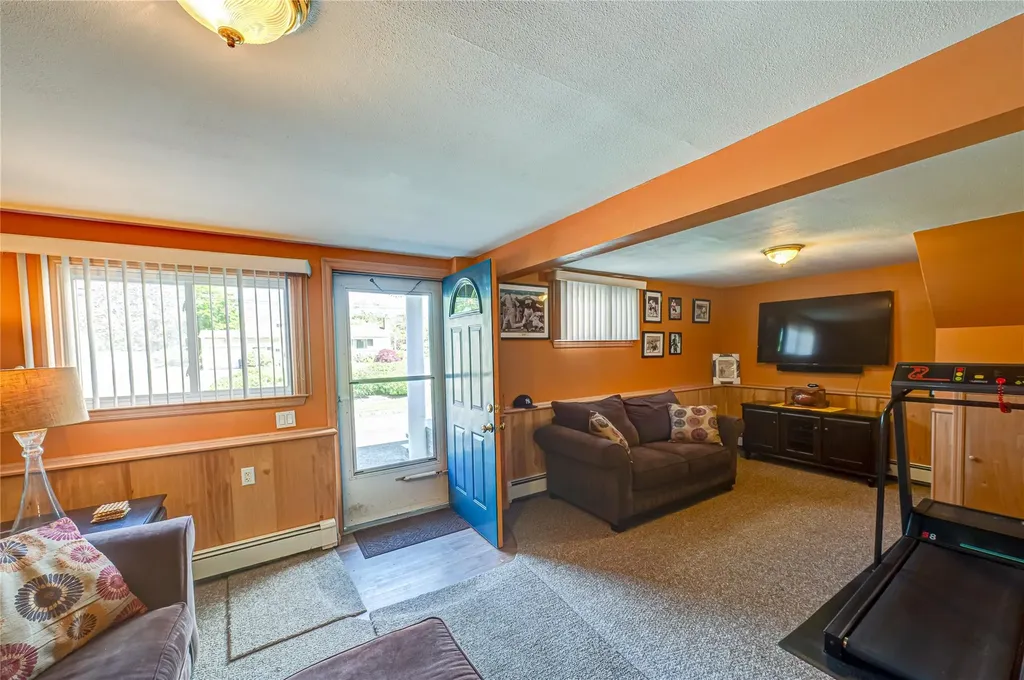 964 Manor Lane Bay Shore NY 11706