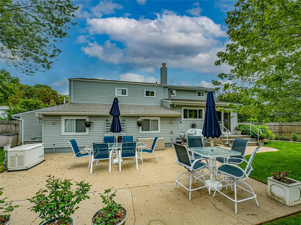 964 Manor Lane Bay Shore NY 11706