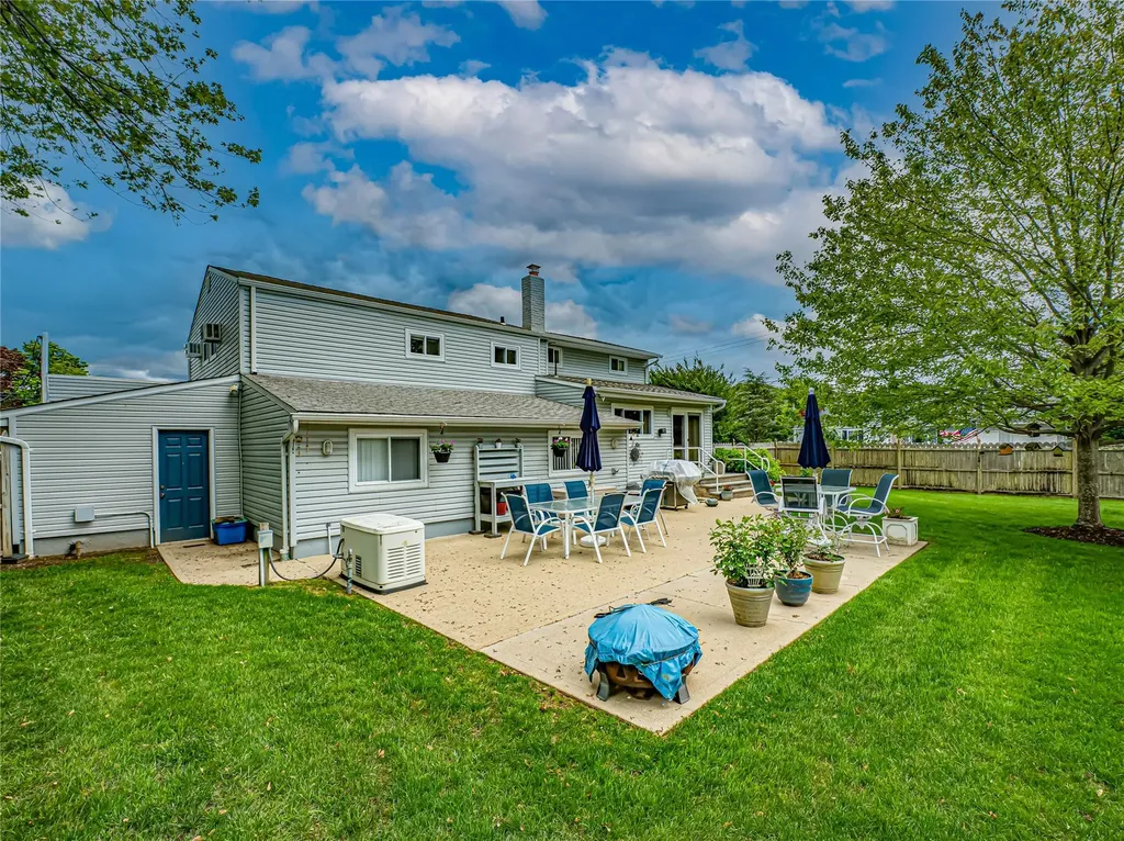 964 Manor Lane Bay Shore NY 11706