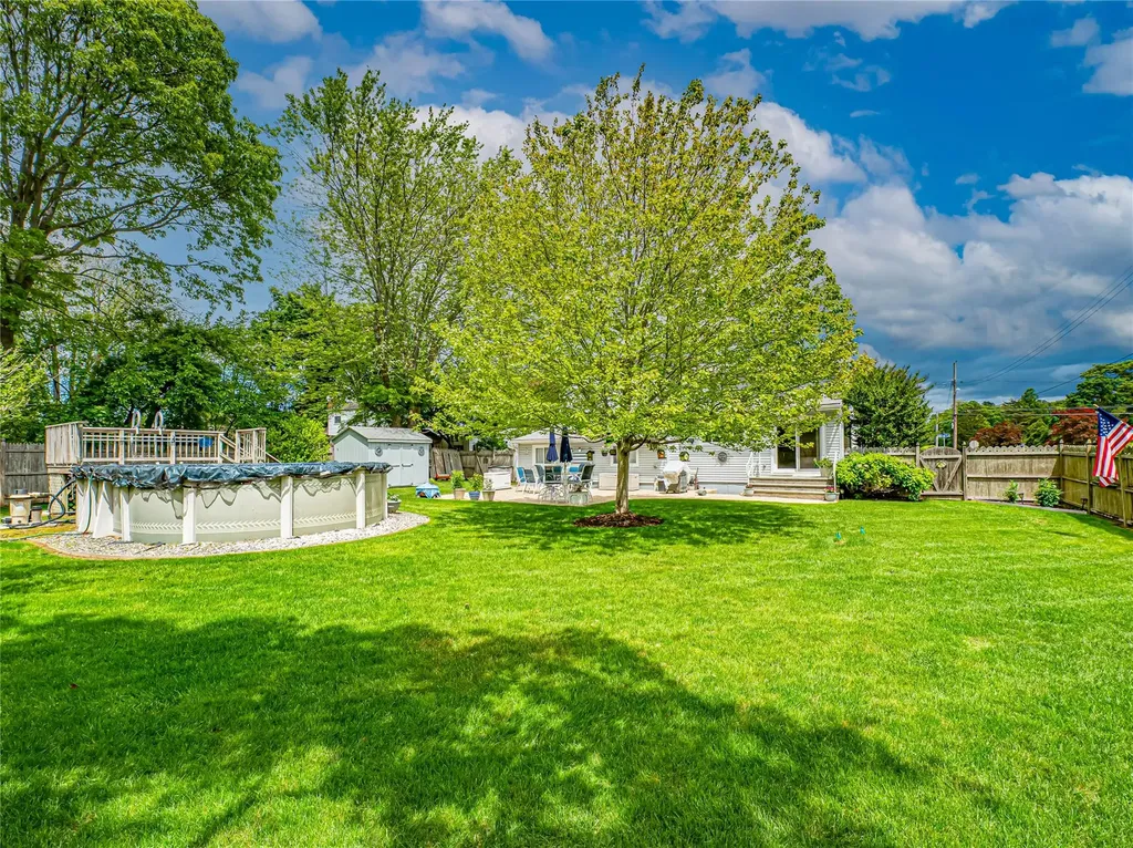 964 Manor Lane Bay Shore NY 11706