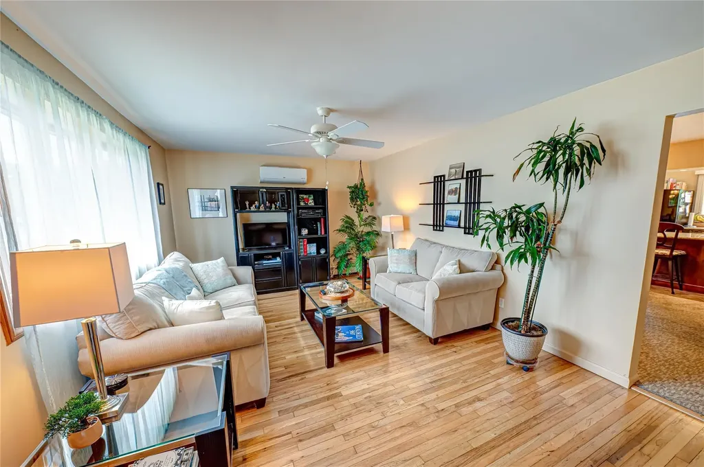 964 Manor Lane Bay Shore NY 11706