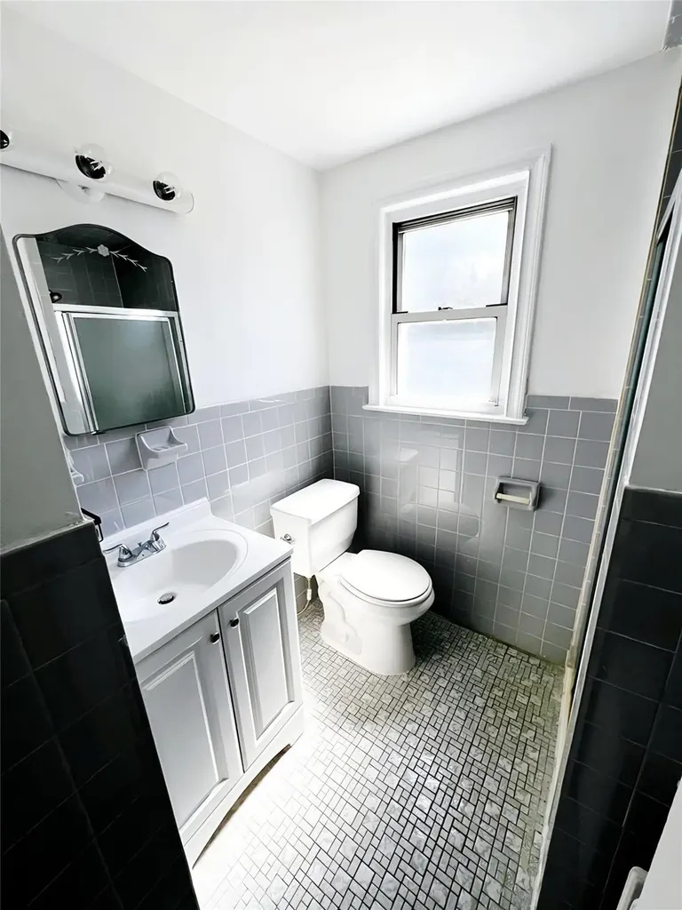 35 Hicks Street Valley Stream NY 11580