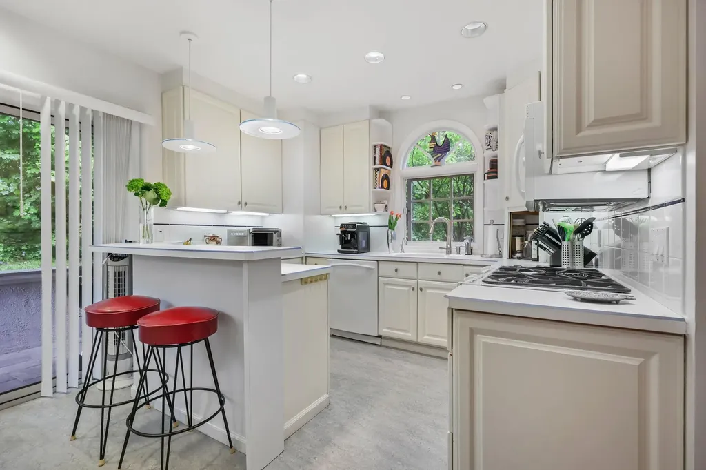 15 Bogert Avenue White Plains NY 10606