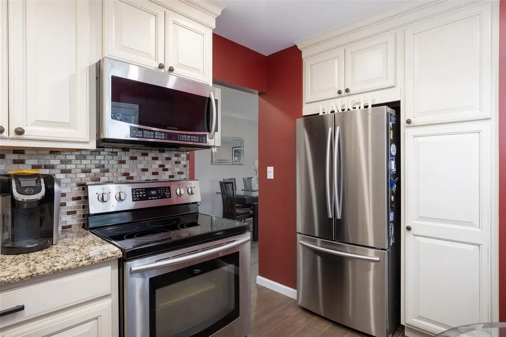 7 Harbor N Amityville NY 11701