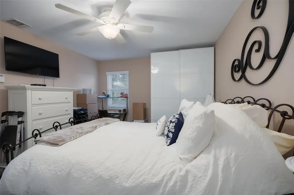 7 Harbor N Amityville NY 11701