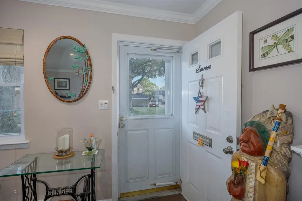 7 Harbor N Amityville NY 11701