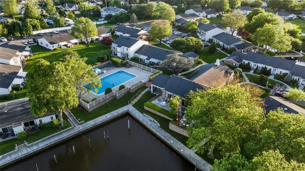 7 Harbor N Amityville NY 11701