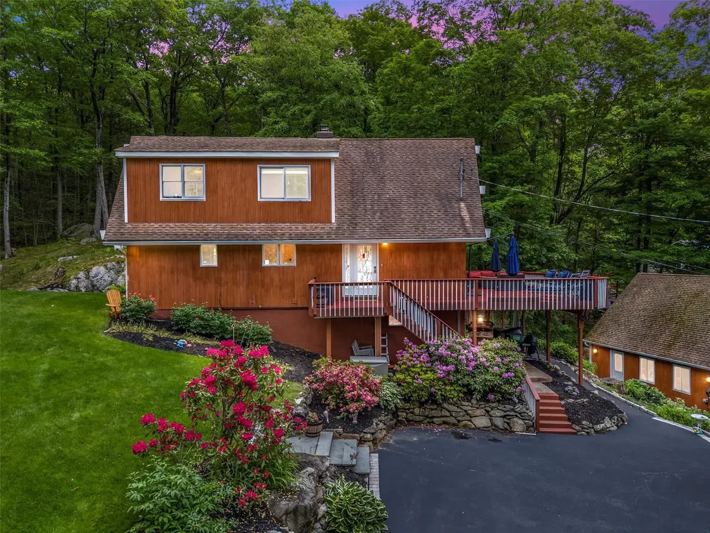 35 Brookside Avenue Putnam Valley NY 10579