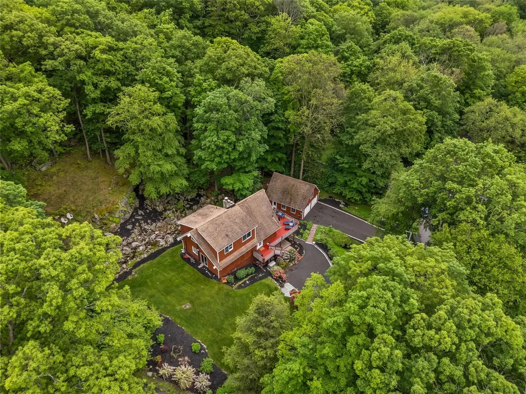 35 Brookside Avenue Putnam Valley NY 10579