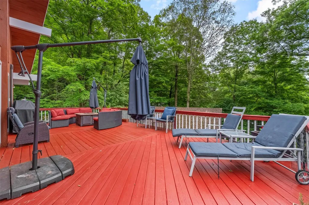 35 Brookside Avenue Putnam Valley NY 10579