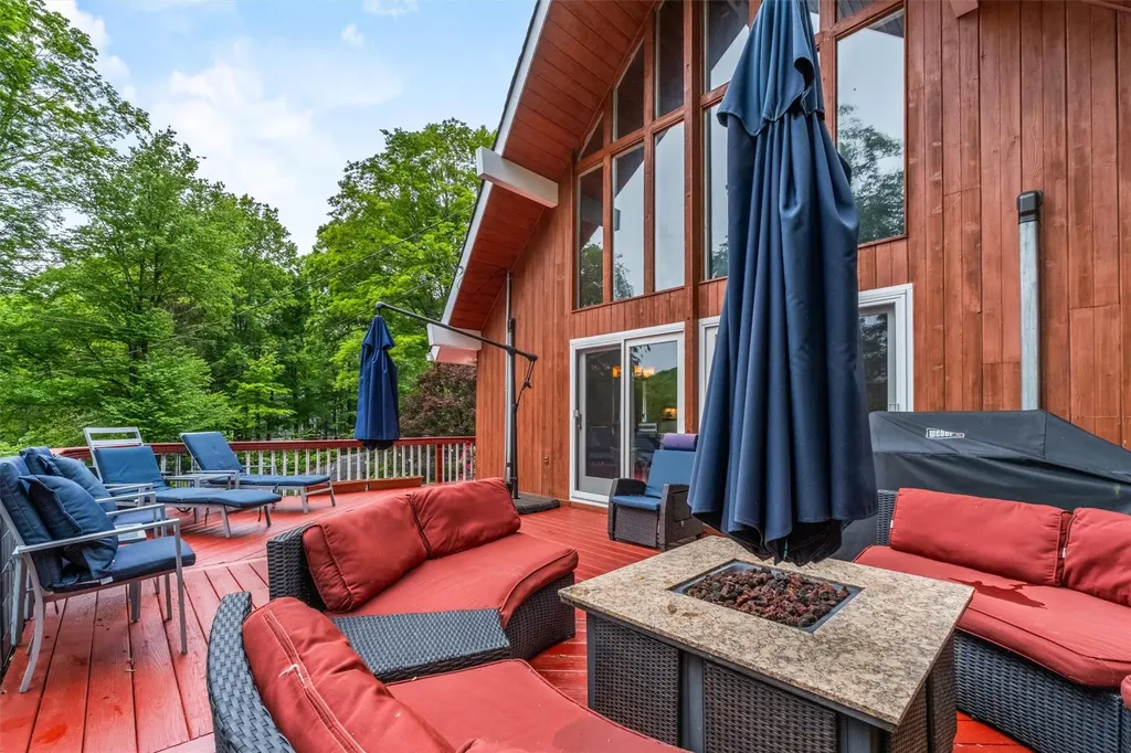 35 Brookside Avenue Putnam Valley NY 10579