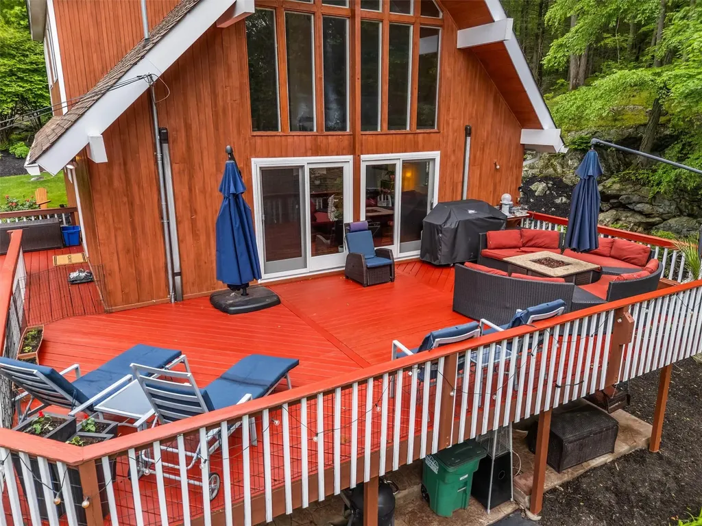 35 Brookside Avenue Putnam Valley NY 10579