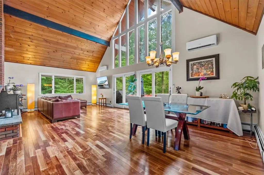 35 Brookside Avenue Putnam Valley NY 10579